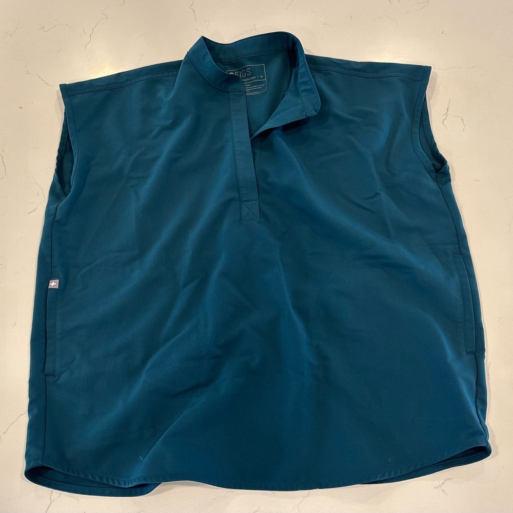 Caribbean Blue Rafaela Figs scrub top- M